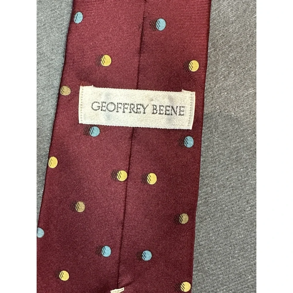 Geoffrey Beene Tie Red Mens Necktie Made In USA 100% Silk 57